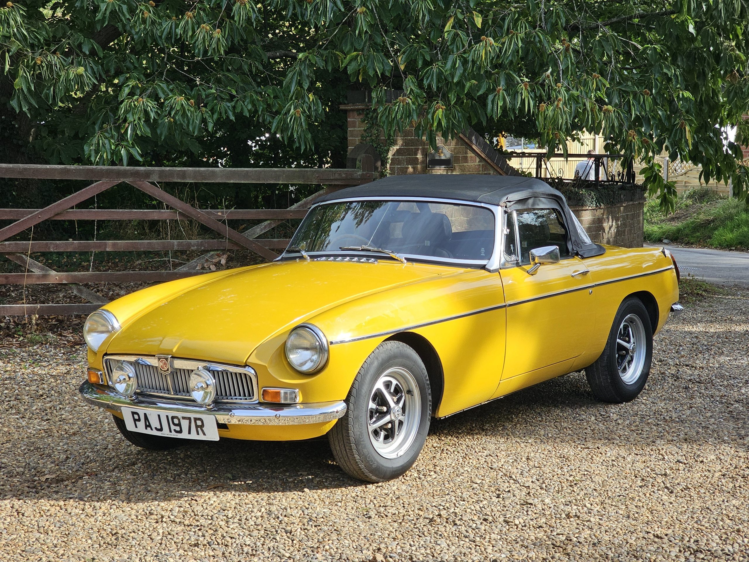 1976 MGB Roadster - Inca Yellow, Chrome Bumper (PAJ 197R)